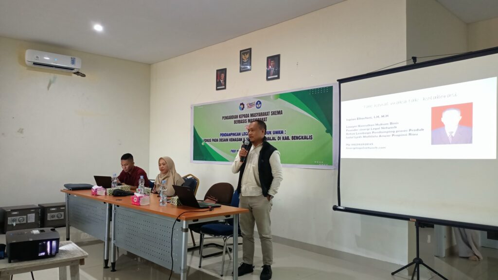 Dosen Politeknik Negeri Bengkalis Gelar Pengabdian Masyarakat ”Pendampingan Legalitas Produk UMKM: Fokus pada Desain Kemasan dan Sertifikasi Halal di Kabupaten Bengkalis” 2 Foto kx En 2 1
